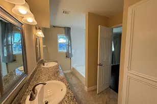 318 Big Hollow Ln, Houston, TX 77042 - Photo 23