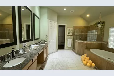 1314 Sherwood Springs Lane, Houston, TX 77043 - Photo 21