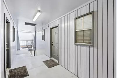 3131 Southwest Freeway #B21, Houston, TX 77098 - Photo 3