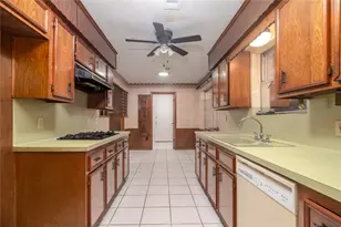 3705 Tompkins Dr, Baytown, TX 77521 - Photo 13