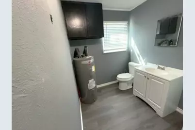 309 S 3rd Street #B, Highlands, TX 77562 - Photo 13