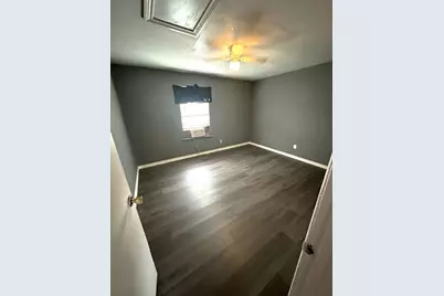 309 S 3rd Street #B, Highlands, TX 77562 - Photo 7