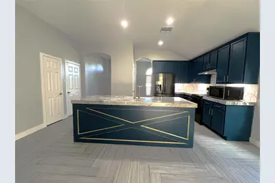 8603 W Highlands Crossing, Highlands, TX 77562 - Photo 3