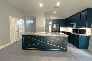 8603 W Highlands Crossing, Highlands, TX 77562 - Photo 3