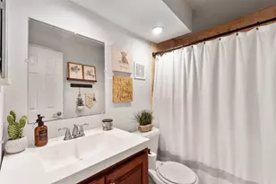 735 Worthshire St, Houston, TX 77008 - Photo 13