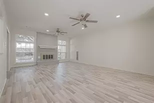 1015 Sugar Lakes Dr, Sugar Land, TX 77478 - Photo 9