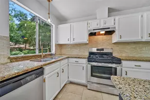 43 E Lance Leaf Rd, The Woodlands, TX 77381 - Photo 17