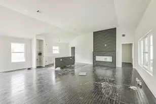 209 Leago St, Houston, TX 77022 - Photo 5