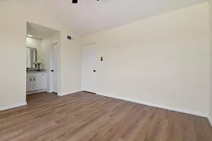 2120 Wilcrest Dr, Houston, TX 77042 - Photo 17