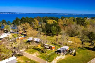 211 Captain Kidd Ln, Point Blank, TX 77364 - Photo 13