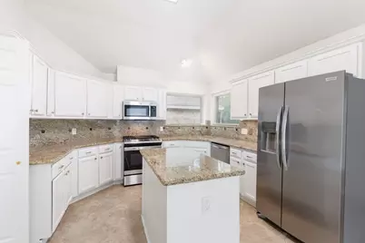 30 Cedar Chase Place, The Woodlands, TX 77381 - Photo 5