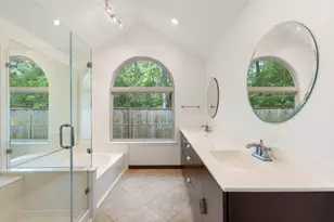 30 Cedar Chase Pl, The Woodlands, TX 77381 - Photo 9