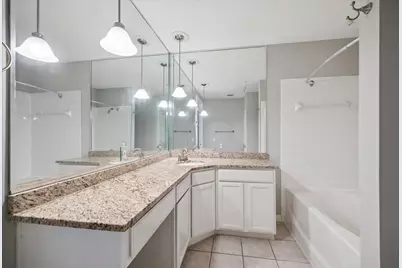5353 Memorial Drive #2049, Houston, TX 77007 - Photo 9