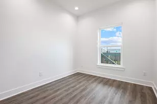877 Alberdie Dr, Crystal Beach, TX 77650 - Photo 23