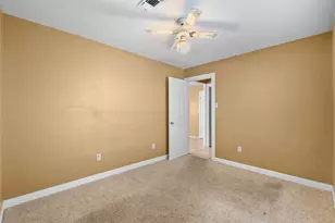 7108 E Hunter Dr, Hitchcock, TX 77563 - Photo 17