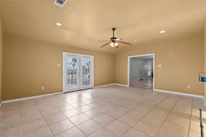 7108 E Hunter Drive, Hitchcock, TX 77563 - Photo 9