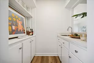 10106 Cedar Creek Dr, Houston, TX 77042 - Photo 15