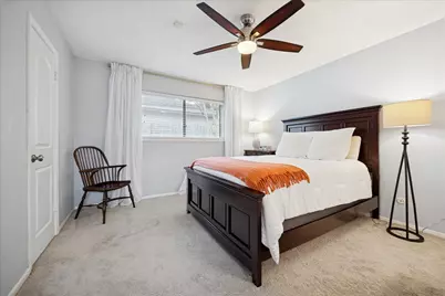 10106 Cedar Creek Drive, Houston, TX 77042 - Photo 19