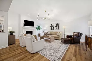 10106 Cedar Creek Dr, Houston, TX 77042 - Photo 17