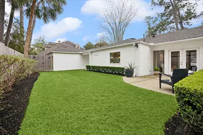 10106 Cedar Creek Drive, Houston, TX 77042 - Photo 27