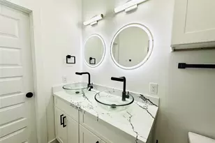 610 E 41st St, Houston, TX 77022 - Photo 11