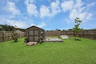 111 Alder Loop, Anahuac, TX 77514 - Photo 29