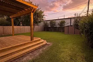943 Dorothy St, Houston, TX 77008 - Photo 21