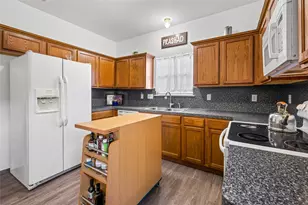 301 Buckeye Trail, La Grange, TX 78945 - Photo 11