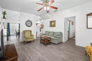 301 Buckeye Trail, La Grange, TX 78945 - Photo 5