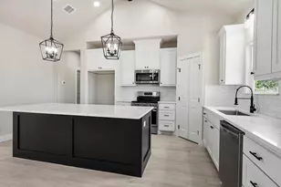4432 Collton Ln, Franklin, TX 77856 - Photo 9