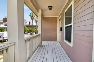 919 Postoffice, Galveston, TX 77550 - Photo 5