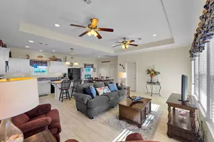 2577 Holiday Dr, Crystal Beach, TX 77650 - Photo 7