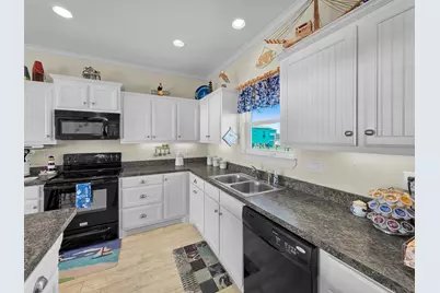 2577 Holiday Drive, Crystal Beach, TX 77650 - Photo 9