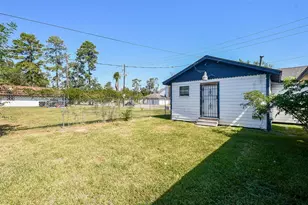 8321 Homewood Ln, Houston, TX 77028 - Photo 13