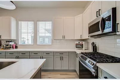 8325 Springwood Creek Lane, Houston, TX 77055 - Photo 21