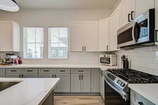 8325 Springwood Crk Ln, Houston, TX 77055 - Photo 21