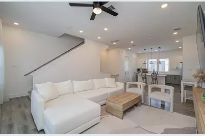 8325 Springwood Creek Lane, Houston, TX 77055 - Photo 15