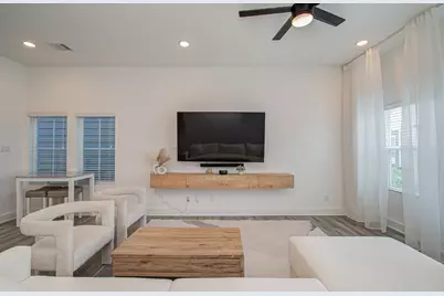 8325 Springwood Creek Lane, Houston, TX 77055 - Photo 17