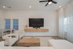 8325 Springwood Crk Ln, Houston, TX 77055 - Photo 17