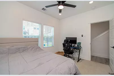 8325 Springwood Creek Lane, Houston, TX 77055 - Photo 9