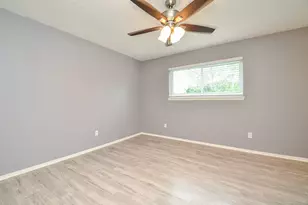 12791 Lake Conroe Hills Dr, Willis, TX 77318 - Photo 15