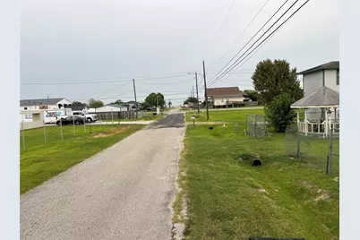 215 13th Street, San Leon, TX 77539 - Photo 13