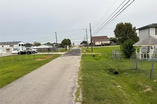 215 13th St, San Leon, TX 77539 - Photo 13