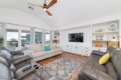 18506 E De Vaca, Galveston, TX 77554 - Photo 11