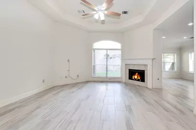 130 W Stockbridge Landing Circle, The Woodlands, TX 77382 - Photo 9