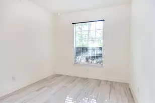 130 W Stockbridge Landing Cir, The Woodlands, TX 77382 - Photo 25