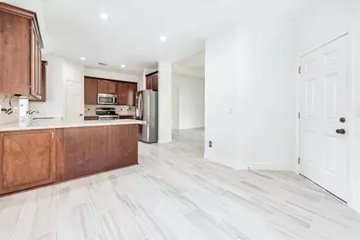 130 W Stockbridge Landing Circle, The Woodlands, TX 77382 - Photo 13