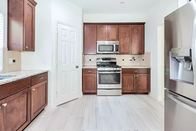 130 W Stockbridge Landing Circle, The Woodlands, TX 77382 - Photo 11