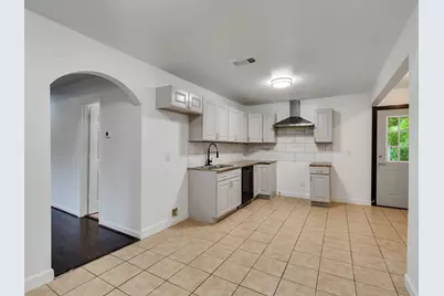 4930 Holloway Drive, Houston, TX 77048 - Photo 17