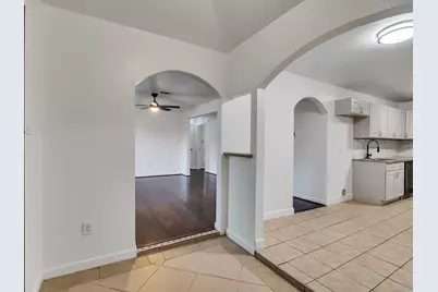 4930 Holloway Drive, Houston, TX 77048 - Photo 15